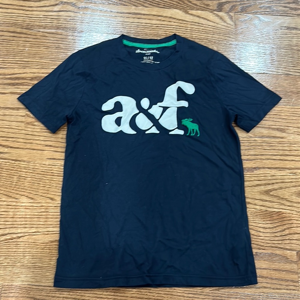 Abercrombie t shirt size 11/12 kids good condition
